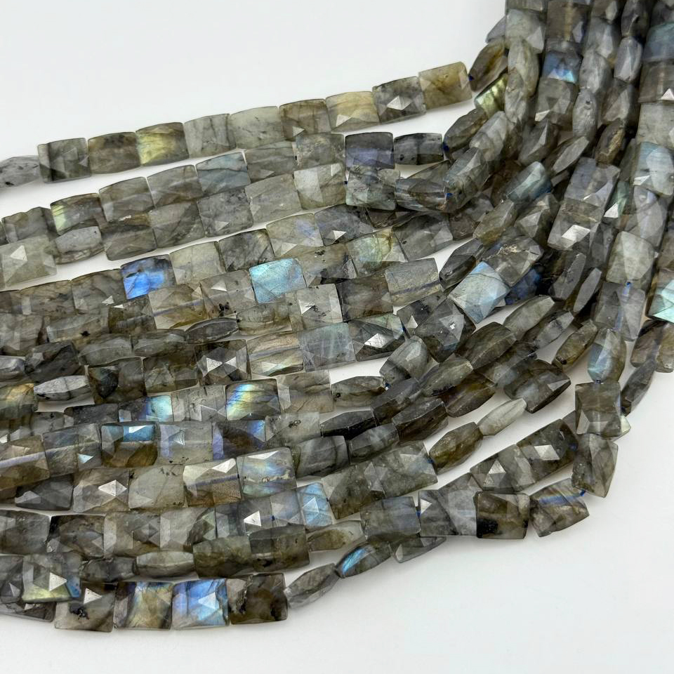 Бусины Лабрадорит размер 8*10,3мм натуральный камень